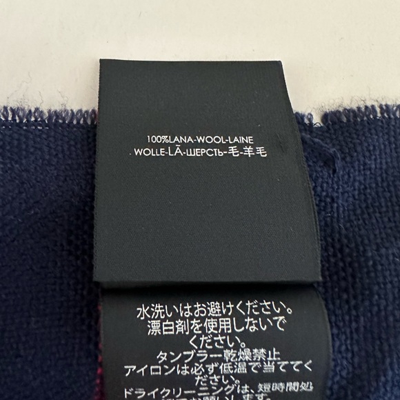 Gucci Wool Red & Blue Plaid Embroidered Rose Scarf - Picture 6 of 8